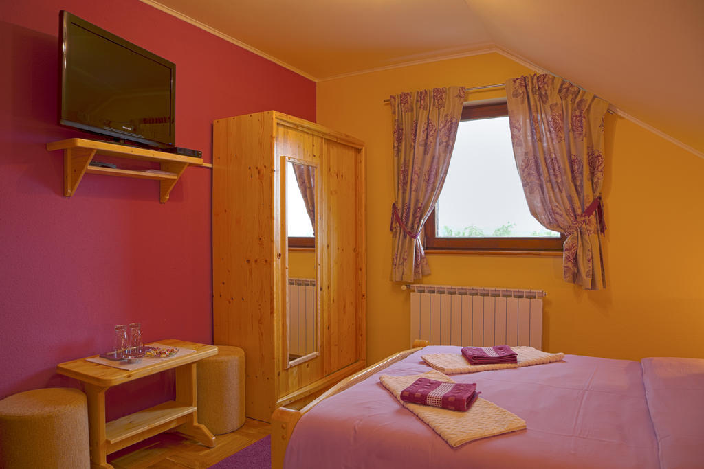 Apartments Tratincica Selište Drežničko Pokój zdjęcie